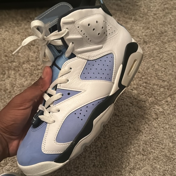 Air Jordan 6 “UNC” - Picture 4 of 6